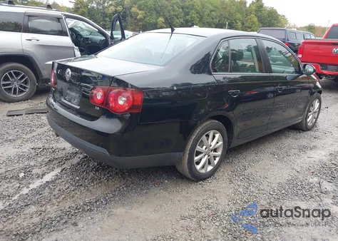 2010 Volkswagen Jetta Limited Edition из США, поврежденный, VIN 3VWAZ7AJ9AM115234